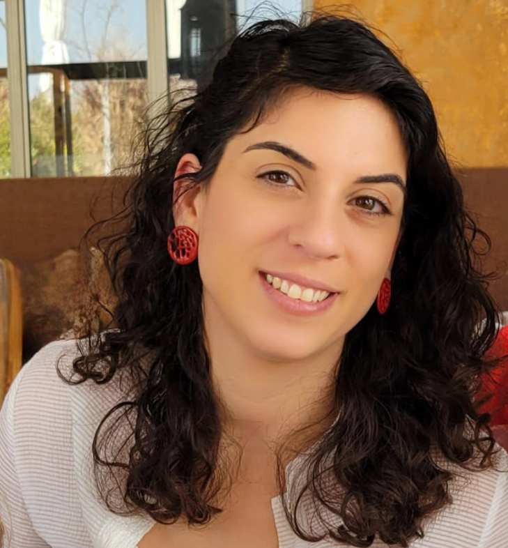תמונה של שירה נואמה
